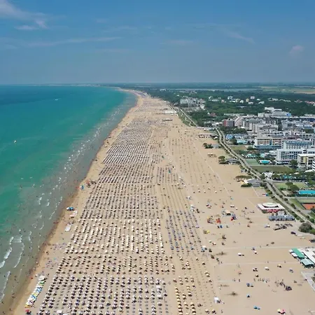 Charmimg 500m From The - Beahost Bibione