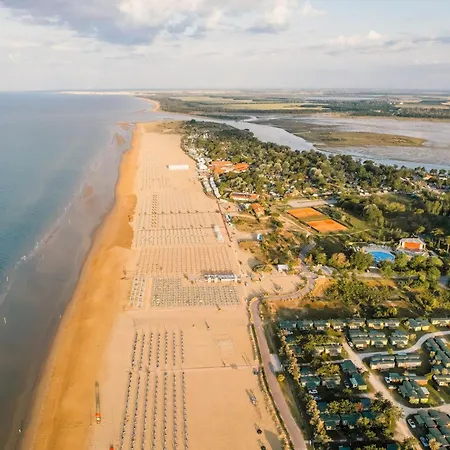 Charmimg 500m From The - Beahost * Bibione